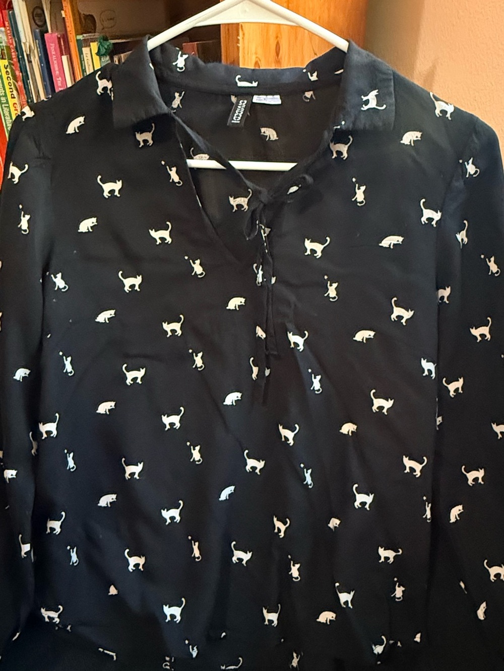 H&M Black Button-Down Shirt with White Cat Print